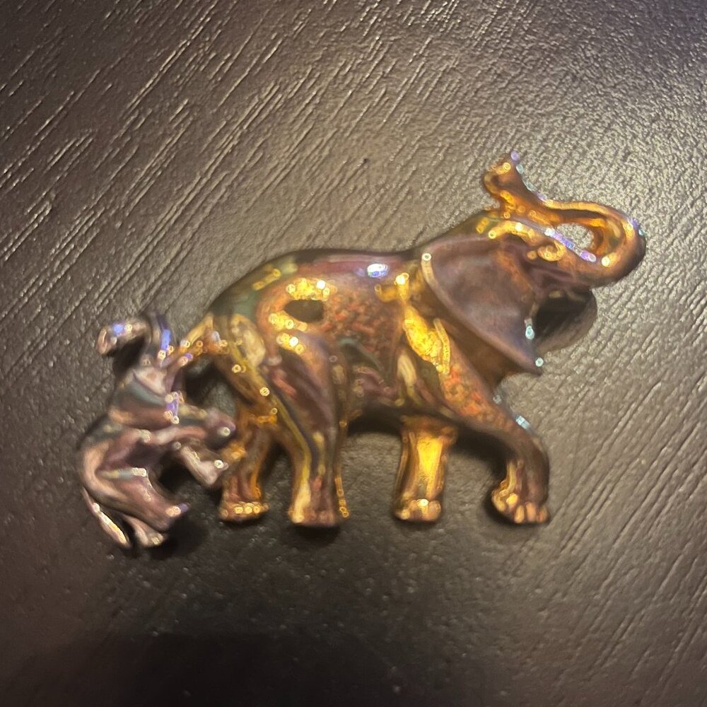Two Tone Mama and Baby Elephant Shiny Gold and Silver Tone Brooch
